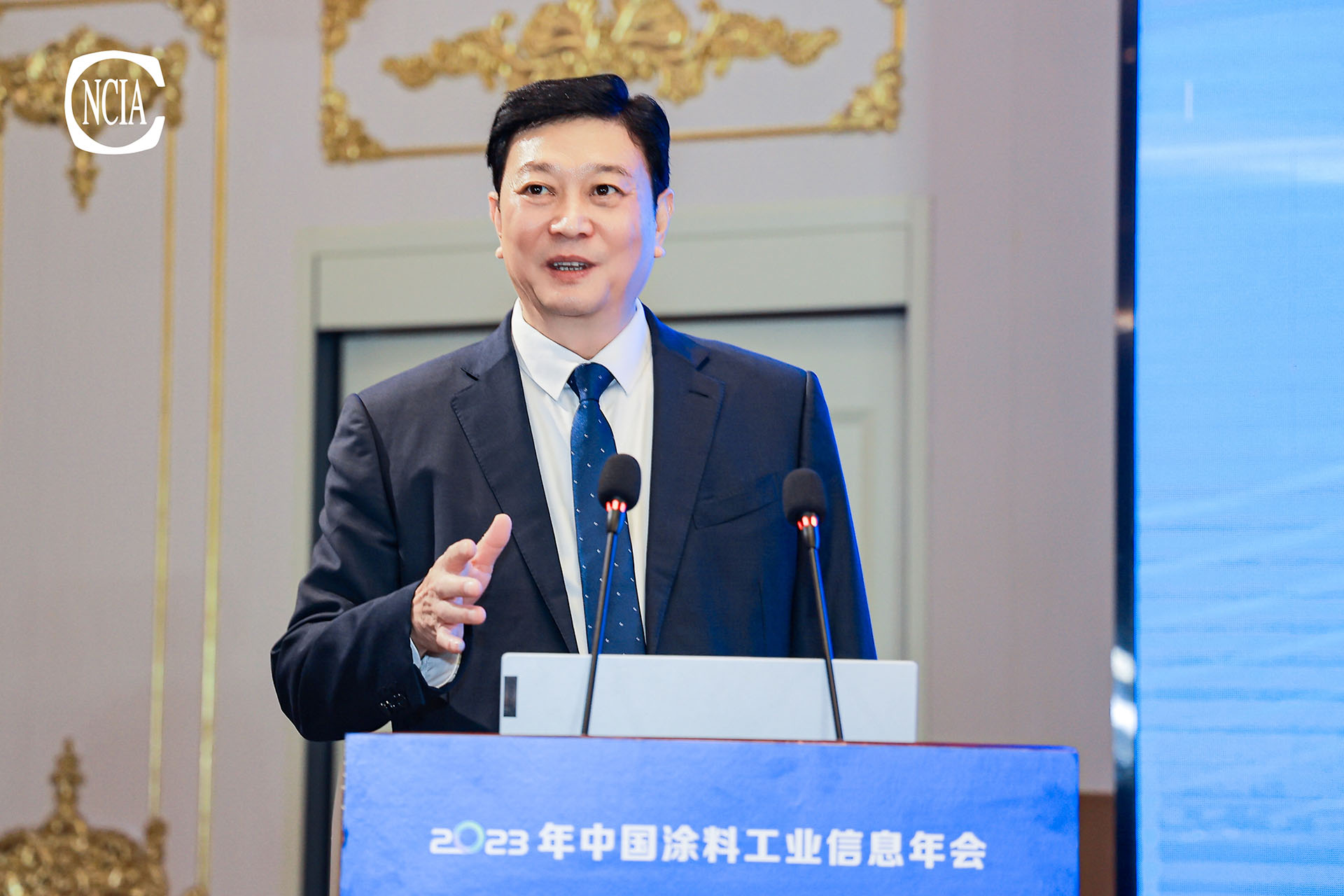 中國涂料工業(yè)協(xié)會(huì)會(huì)長劉普軍致辭